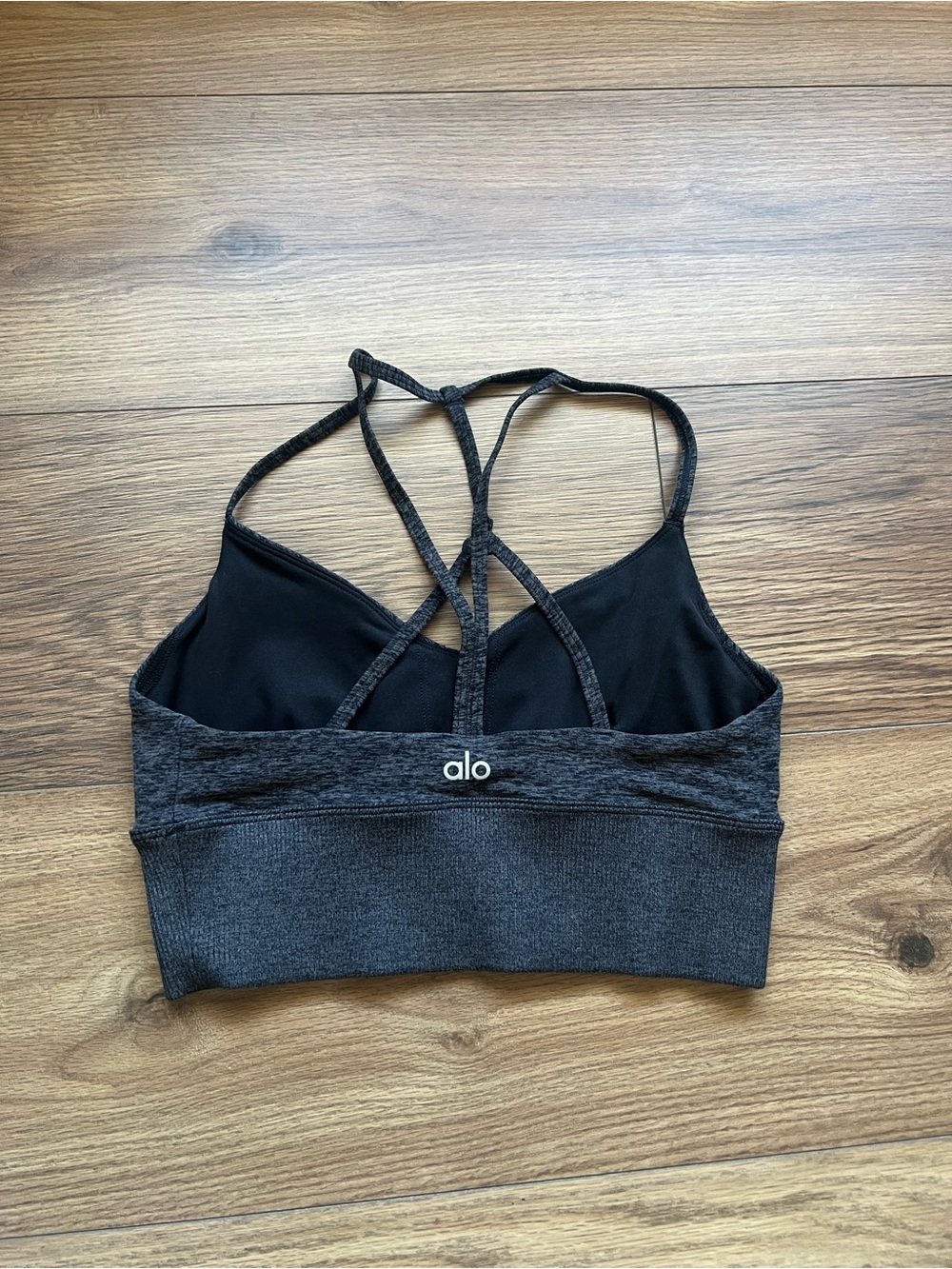 Alo Yoga Sports Bra Womens XS Gray Excellent Strappy Longline Ribbed Activewear